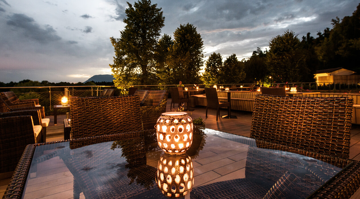Hotel Jama terrace at dusk